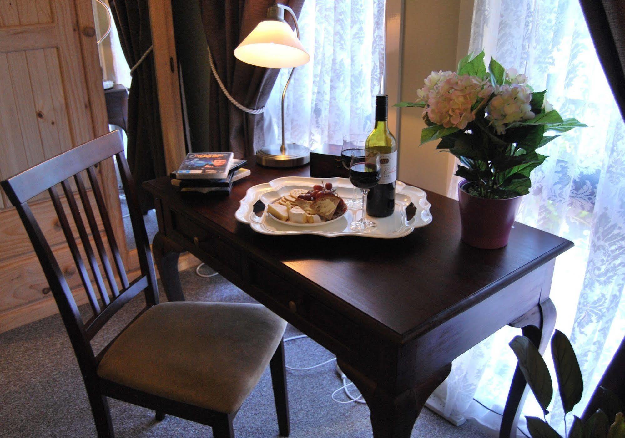 Cutmore Cottages - Meurants Manor Stanhope Gardens Εξωτερικό φωτογραφία