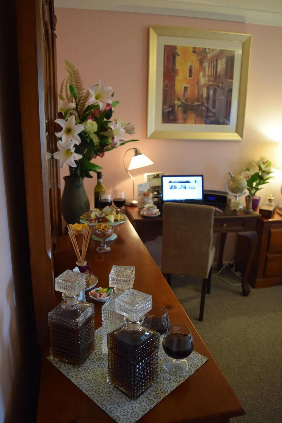 Cutmore Cottages - Meurants Manor Stanhope Gardens Εξωτερικό φωτογραφία